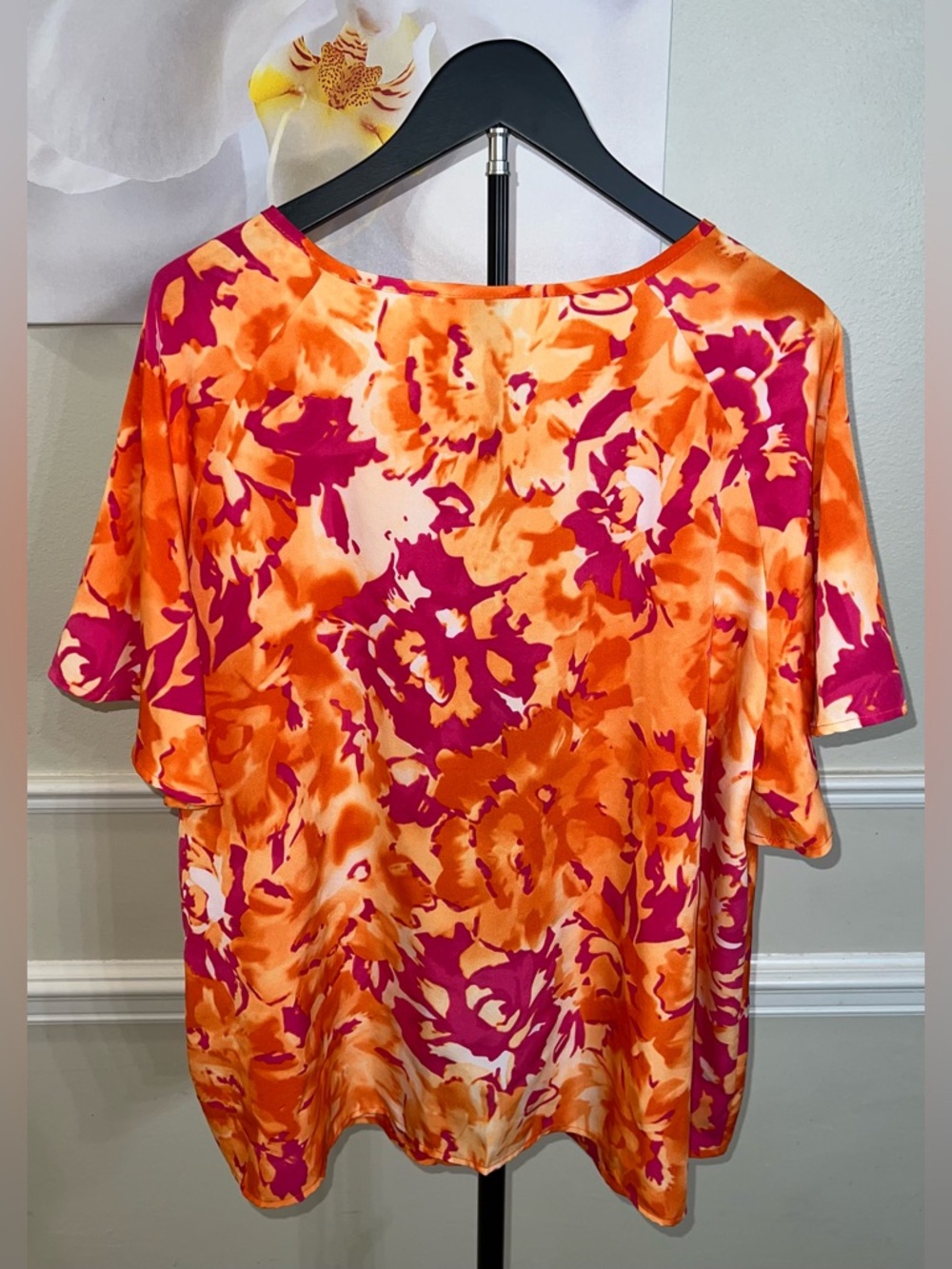 Women’s Vibrant Abstract Floral Print Tie-Neck Short Sleeve Blouse! Size 3XL. - Picture 9 of 11